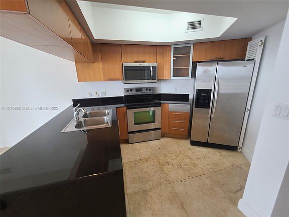 5th image of 1750 N Bayshore Dr APT 5115