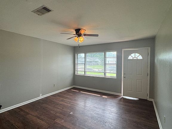 2nd image of 5411 Daffodil St