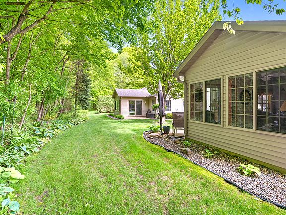 4th image of 10850 Woodland Dr