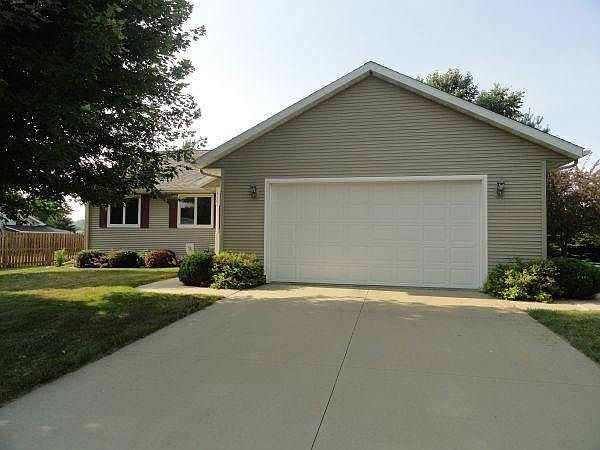1st image of 206 Eliasen Ave