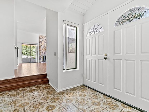 3rd image of 1321 Greenbriar Rd