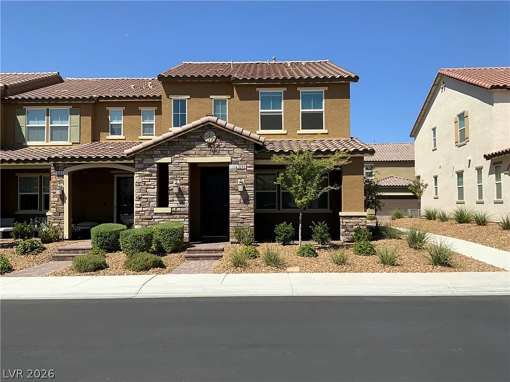 3 bed, 2.5 bath, 1736 sqft, $2,150 — Photo 2