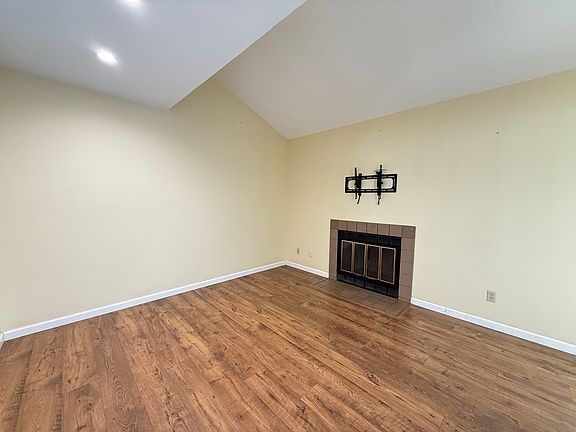 3rd image of 3934 Scamman Ct