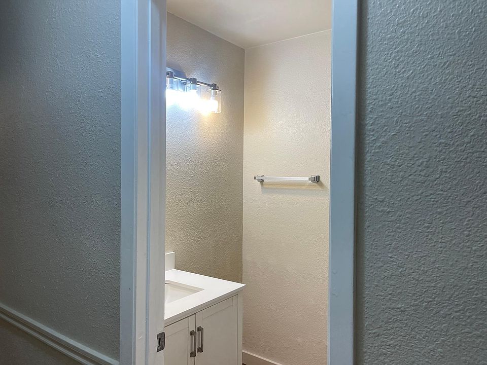 311 W Hall St, Whitesboro, TX 76273 Zillow