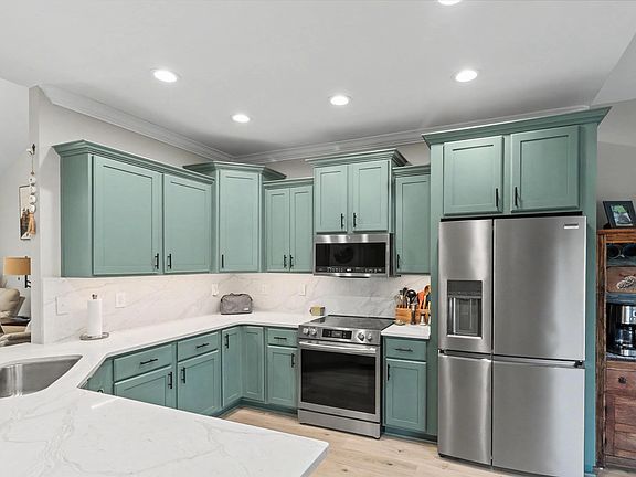 4th image of 2 Mossycup Rd