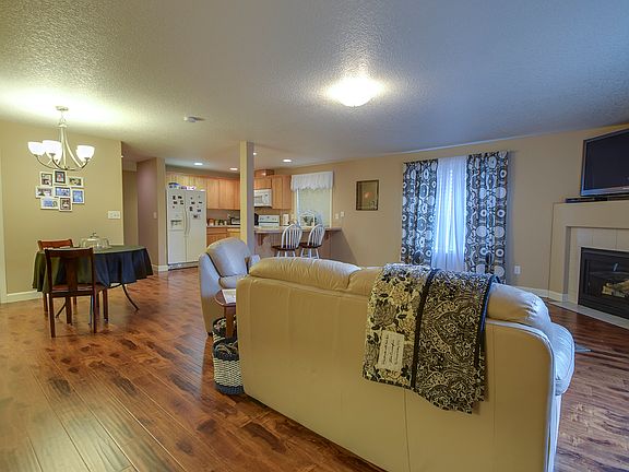 3rd image of 10207 NE 58th St
