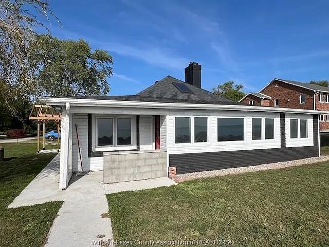 394 Robson Rd — Photo 5