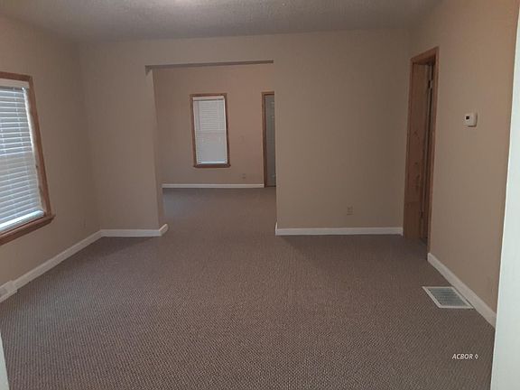 4th image of 510 E Broadway St