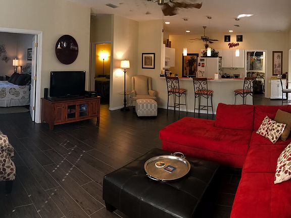 2nd image of 1483 Red Oak Ln