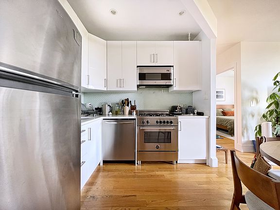 2nd image of 131 Joralemon St APT 62