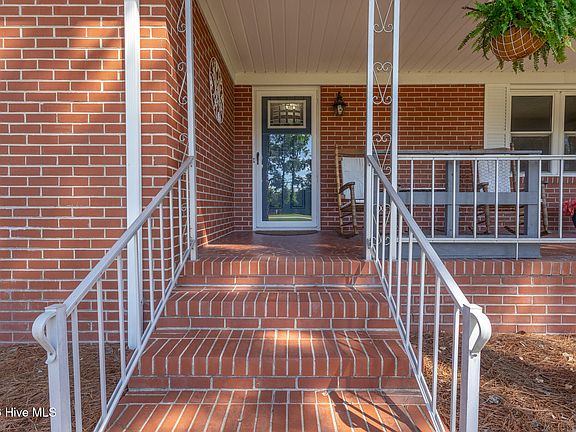 3rd image of 159 Seymour Drive