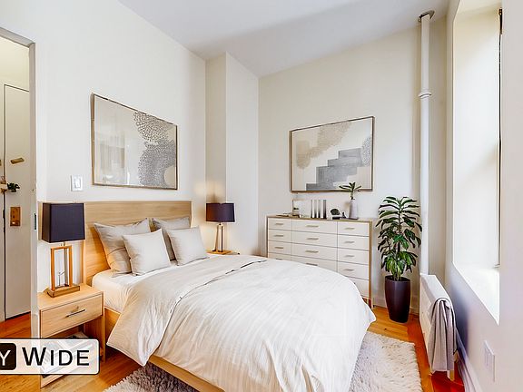 3rd image of 4 W 103rd St APT 4A