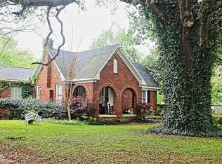 419 E Peach St, Angleton, TX 77515