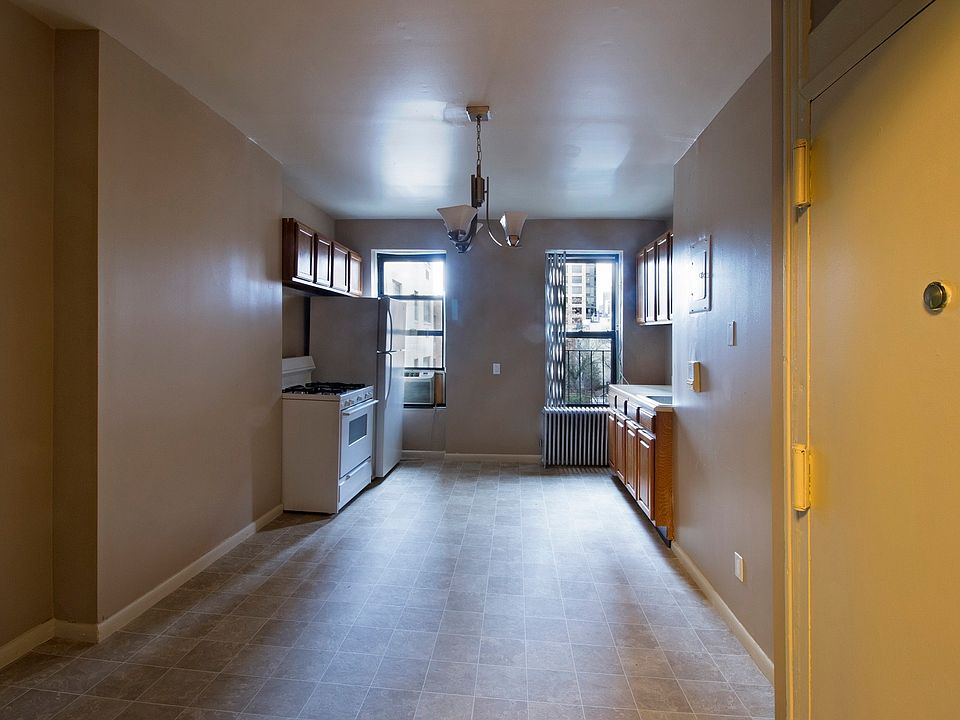 2nd image of 1571 York Ave APT 5S