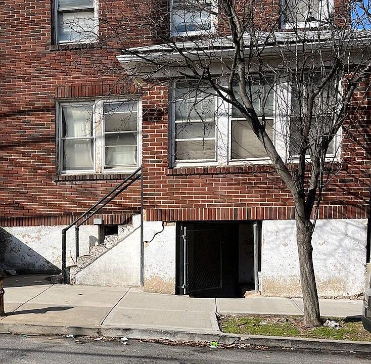 1st image of 189 Saint Marys Ave
