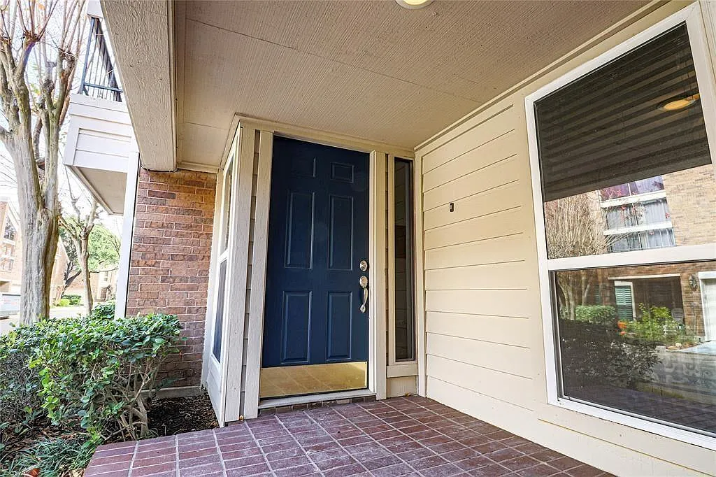 4 bed, 3.0 bath, 2238 sqft, $4,500 — Photo 3