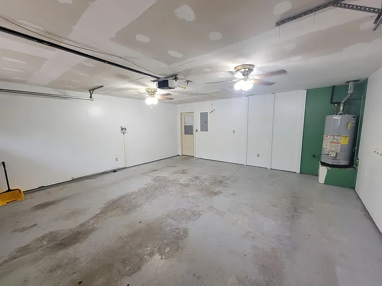2910 Pointewest Dr — Photo 12