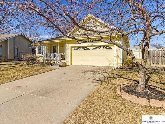 3rd image of 15544 Josephine St