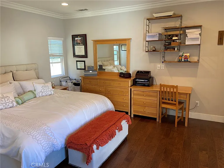 4470 Stansbury Ave — Photo 55
