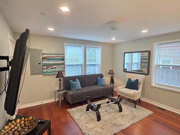 4th image of 4106 Gault Pl NE APT 1