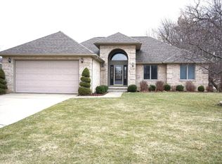 471 S Cedar Run Ct, Williamston, MI 48895