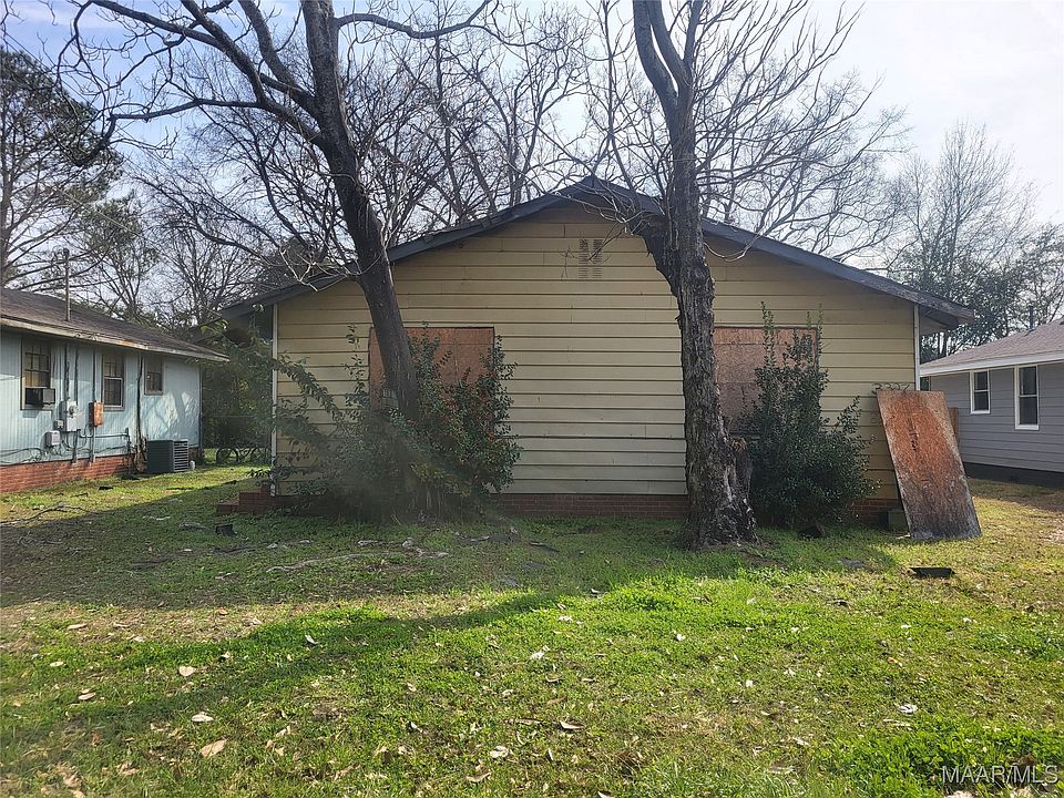 1st image of 3327 Suwanee Dr