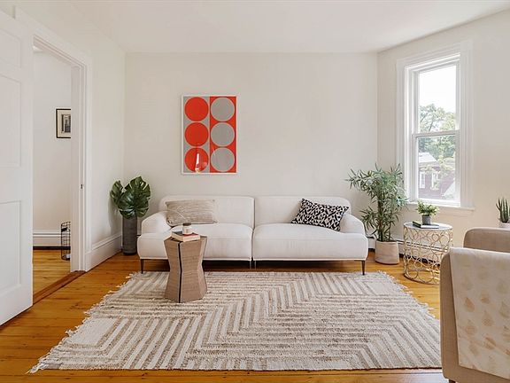2nd image of 453 Franklin St #3