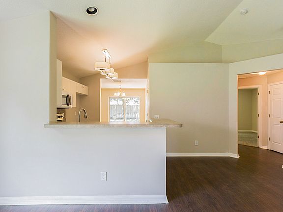 5th image of 5019 Anclote River St