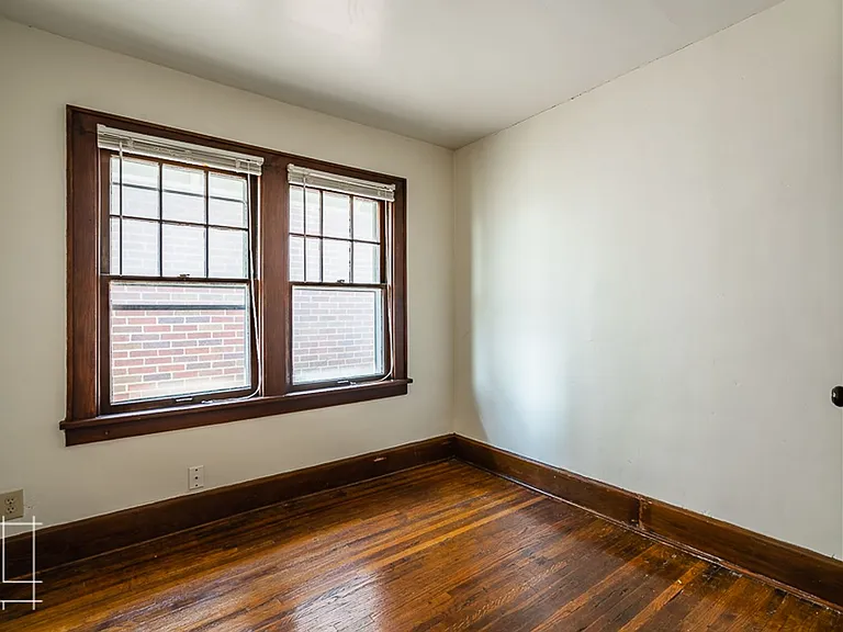 1448 Summit St — Photo 27