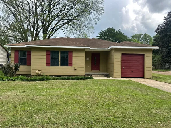 118 Hawkins St, Vicksburg, MS 39180