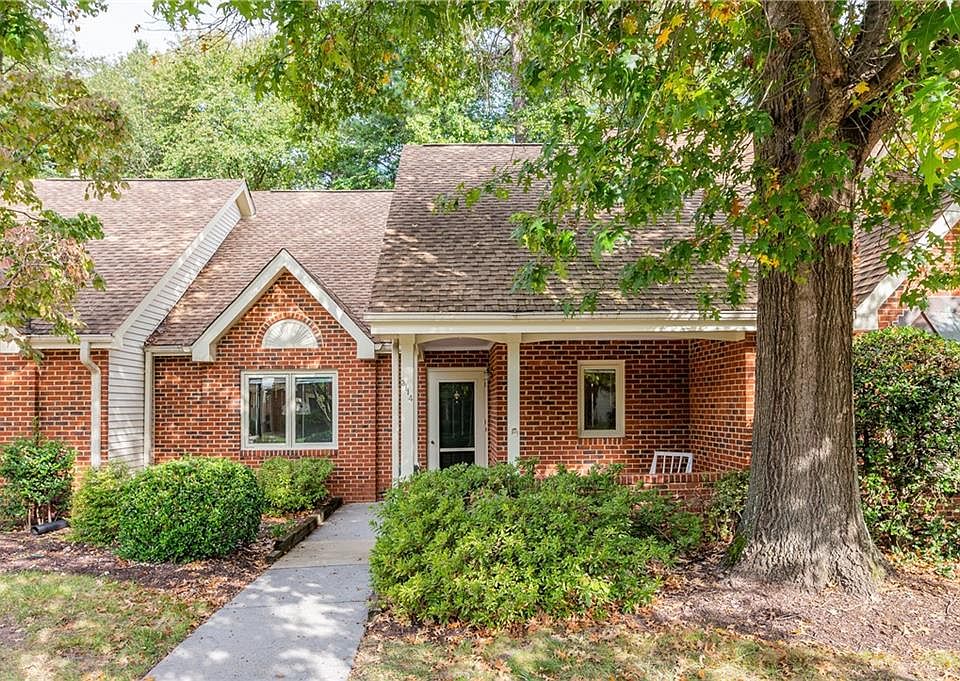 1st image of 3114 Lake Village Dr #31