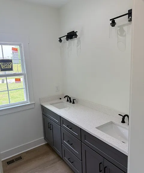 112 Rogers Ave — Photo 13