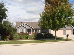 1172 Hummingbird Ln, Plymouth, WI 53073