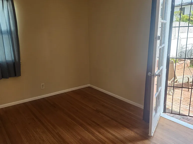 3305 Buena Vista St — Photo 12
