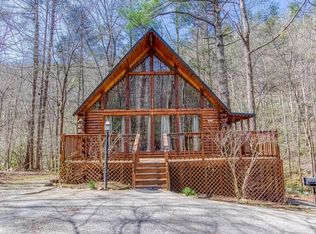 2231 Cove Creek Dr, Pigeon Forge, TN 37862