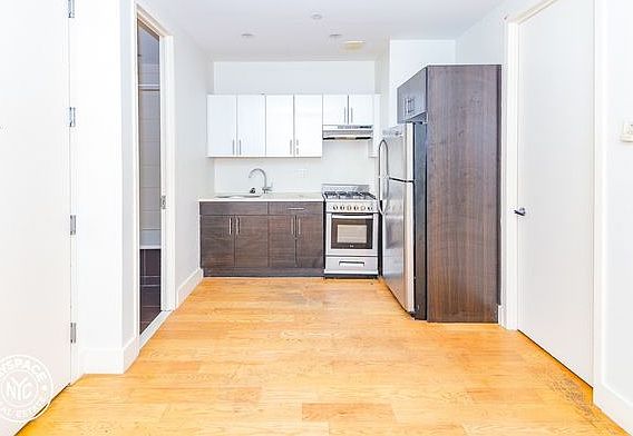 1st image of 828 Saint Johns Pl #7U