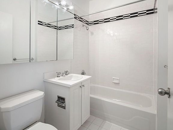 3rd image of 75 West St APT 5N