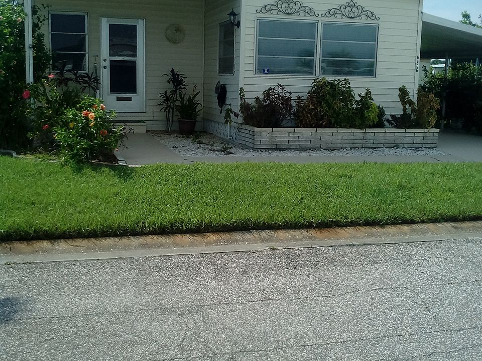No paint beige vinyl siding
