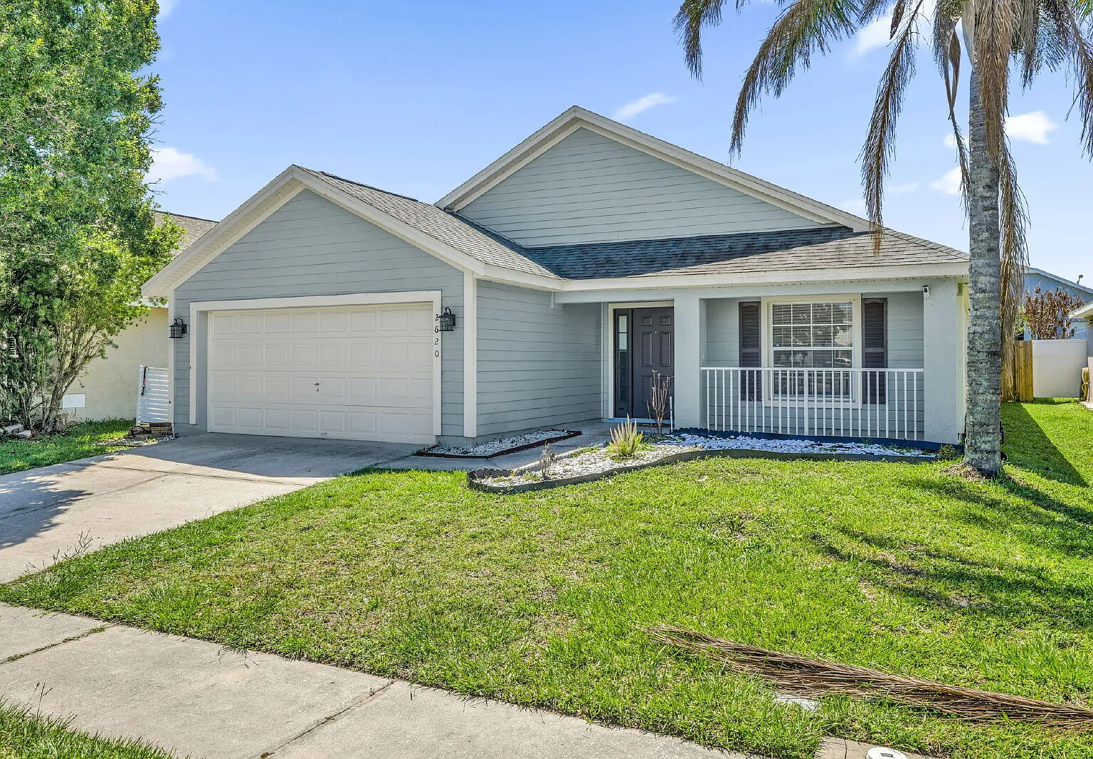 5 bed, 4.0 bath, 1879 sqft, $1,900 — Photo 2