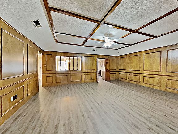 4th image of 623 Truman Ct