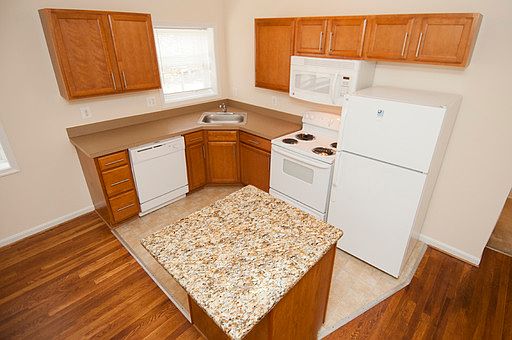 2nd image of 2821 Fairhaven Ave APT 201