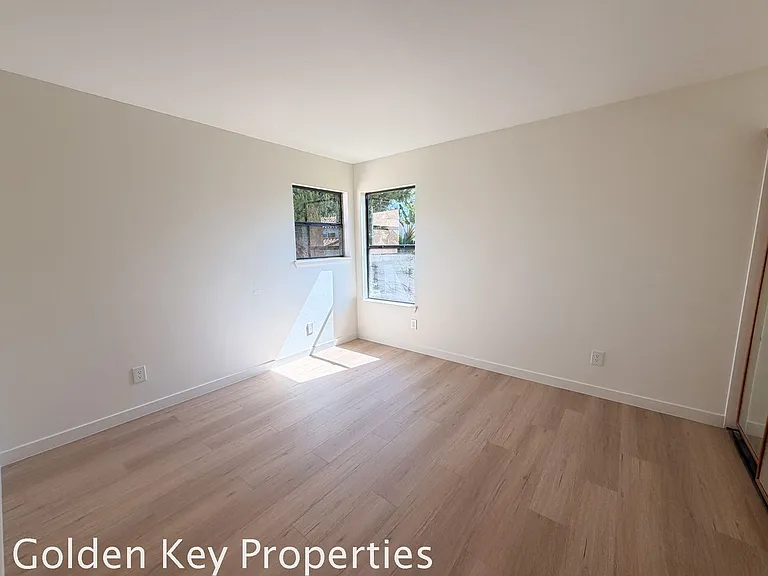 2230 Sara Way — Photo 21