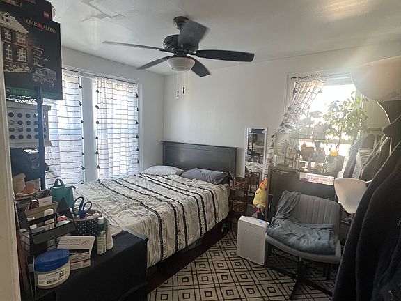 4th image of 25-36 Humphreys St #2