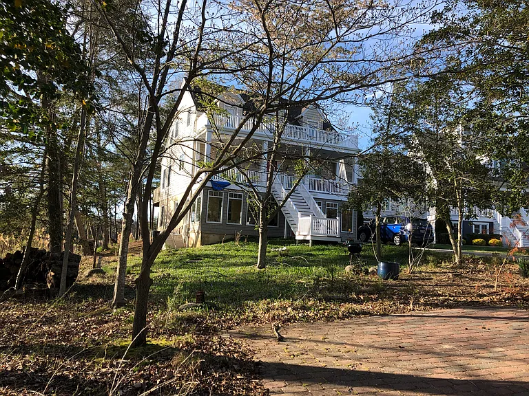 Claibourne Ct — Photo 14