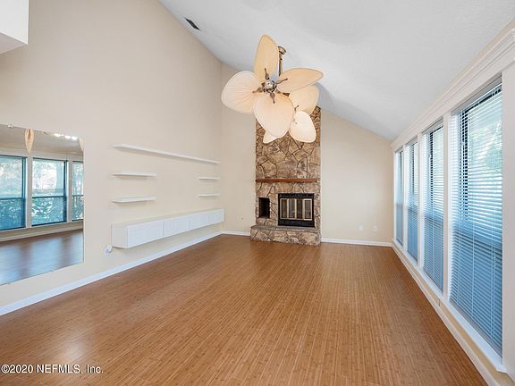 3rd image of 4540 Carolyn Cove Ln N