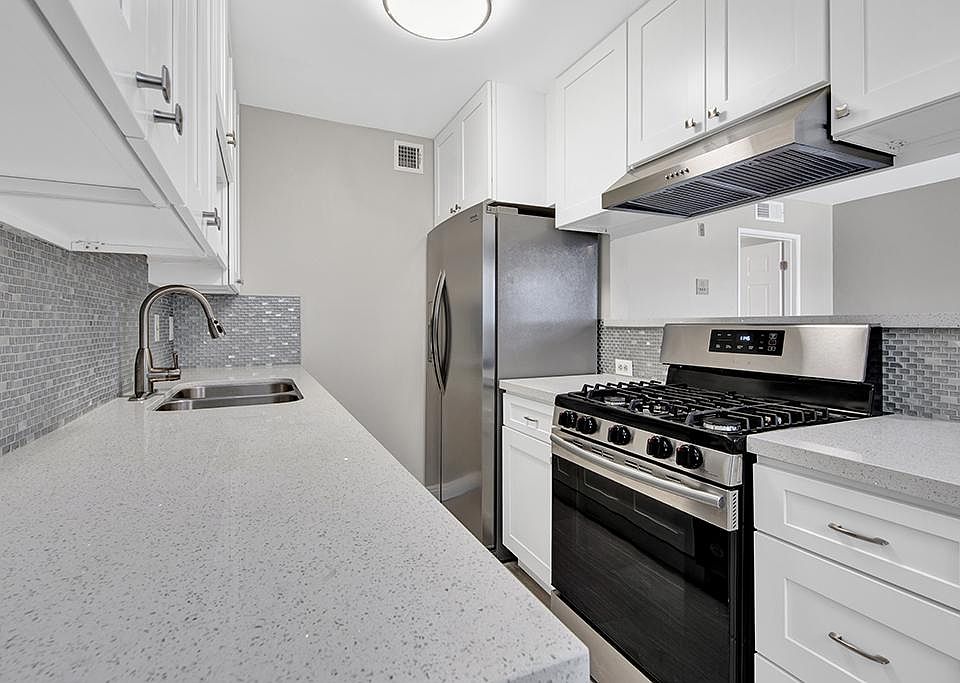 1st image of 15928 Vanowen St #210