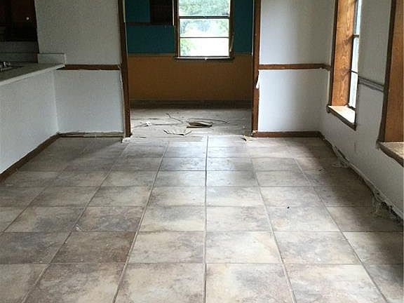 4th image of 6551 Fox Creek Dr S