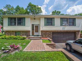 14 Verona Rd, Hewitt, NJ 07421