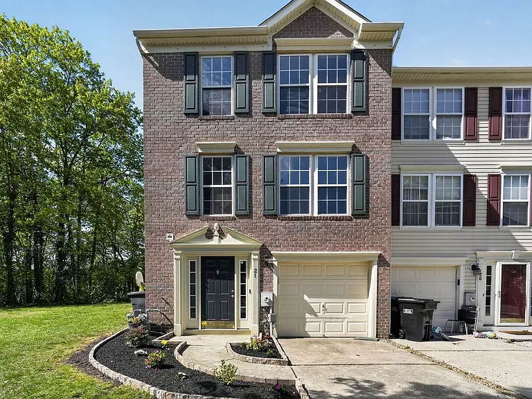 21 Golf View Ct — Photo 1