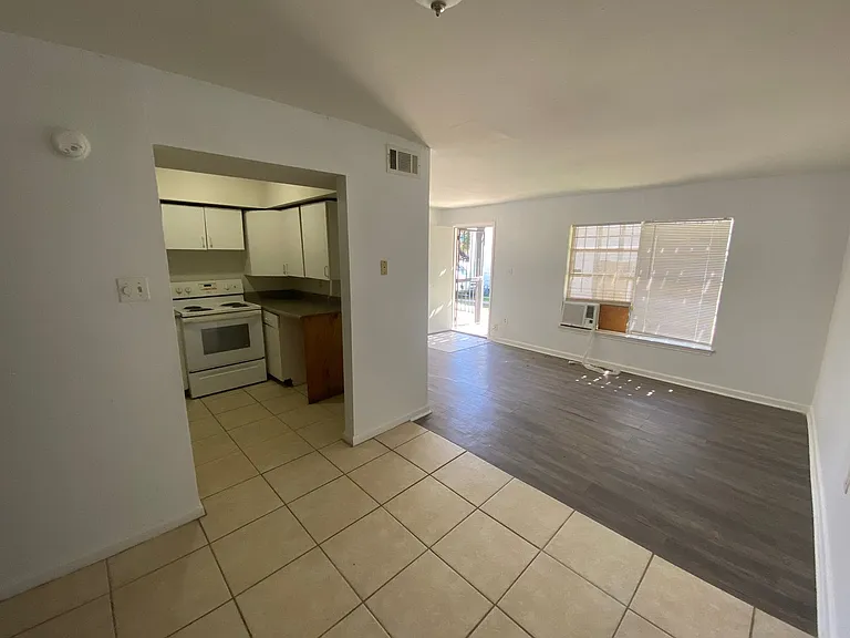 3132 Wyoming St — Photo 3